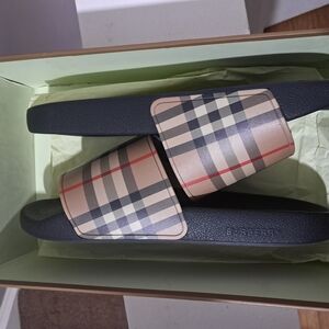 Burberry Men's Check Slide Sandals - Black and Tan